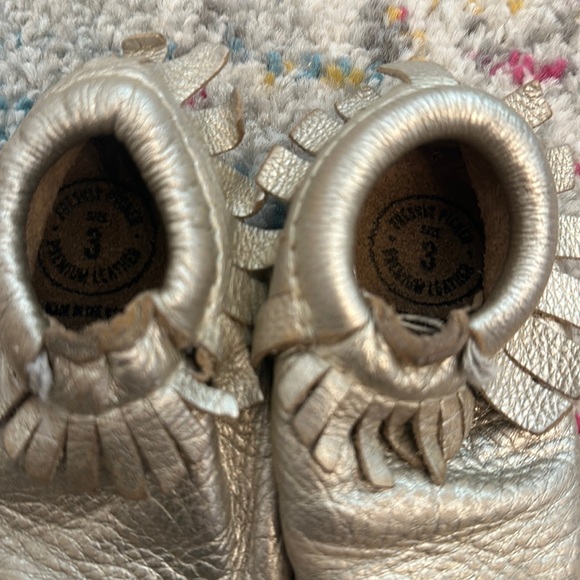 Freshly Picked Moccasins Platinum - Picture 4 of 5